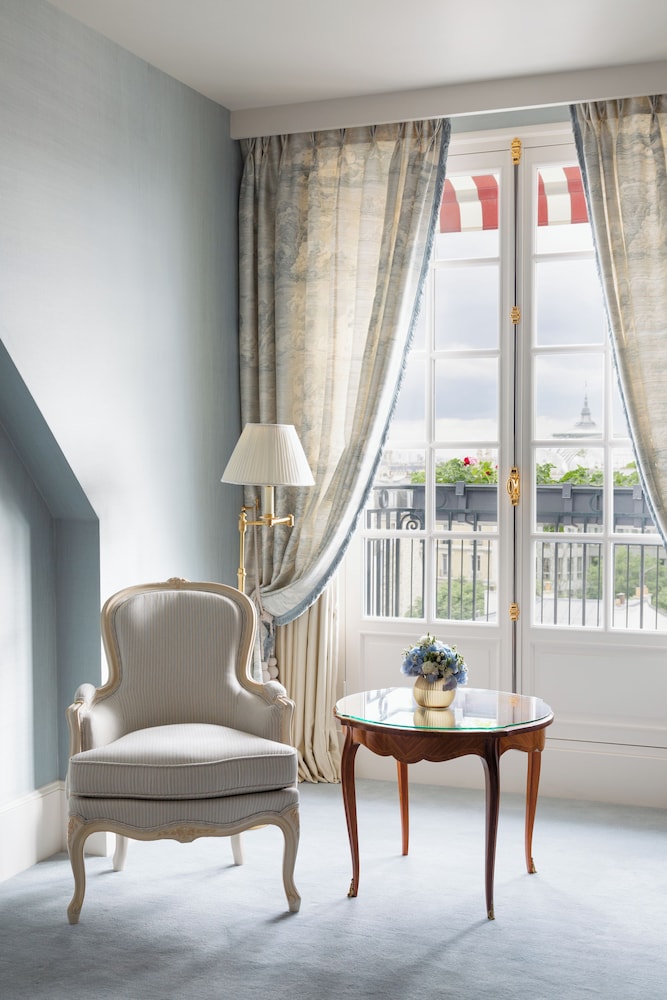 Suite Luna de miel del hotel Le Bristol Paris - An Oetker Collection. Foto 3