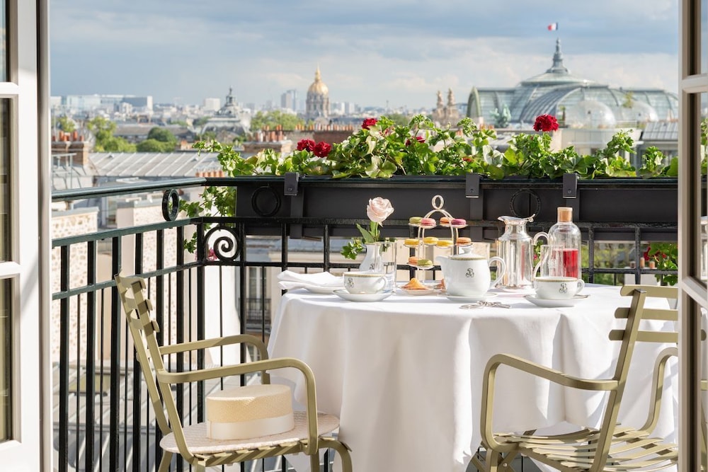 Suite Luna de miel del hotel Le Bristol Paris - An Oetker Collection. Foto 9