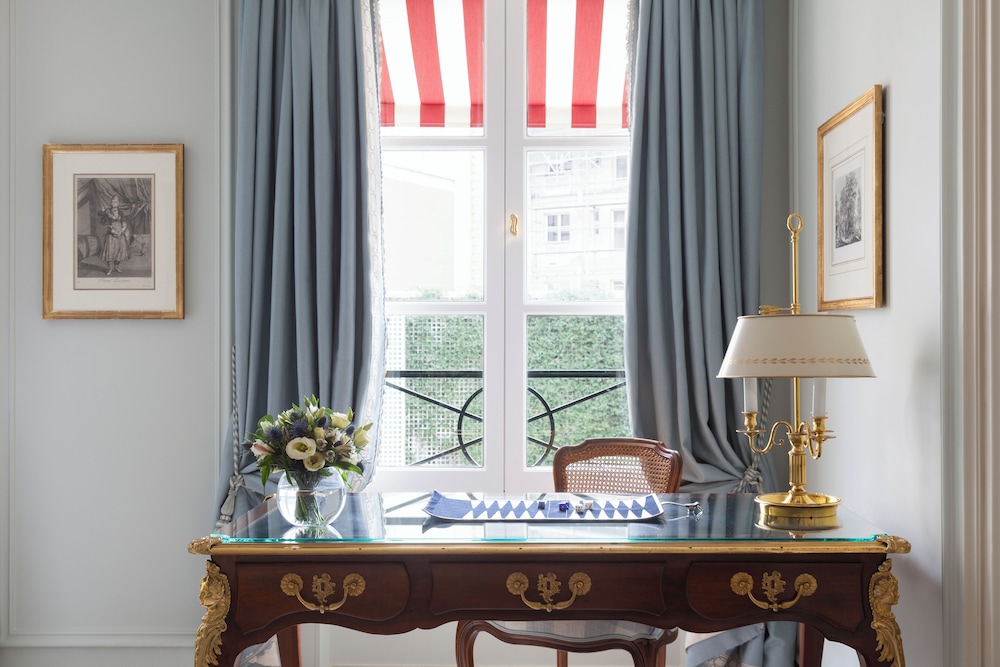 Suite Deluxe con jardín del hotel Le Bristol Paris - An Oetker Collection. Foto 6