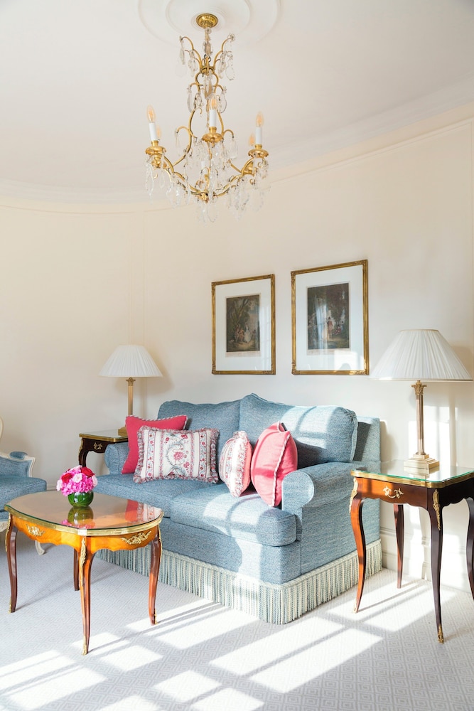 Suite Deluxe con terraza del hotel Le Bristol Paris - An Oetker Collection. Foto 4