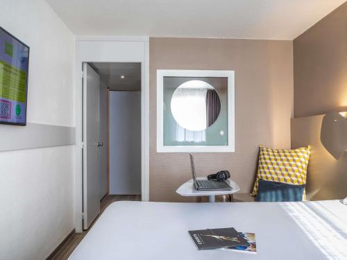 Habitación Doble Estándar del hotel Ibis Styles Paris Bercy. Foto 5