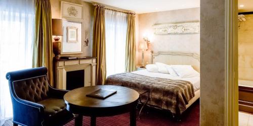 Habitación Triple del hotel Chateaubriand. Foto 4