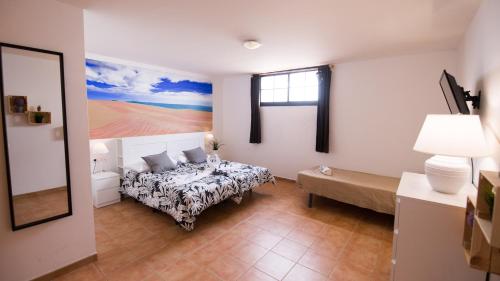 Habitación Extragrande con baño compartido del hotel Surf Riders Fuerteventura - Adults Only. Foto 1