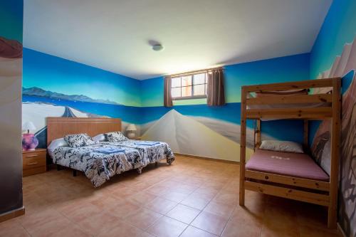 Habitación Extragrande con baño compartido del hotel Surf Riders Fuerteventura - Adults Only. Foto 2