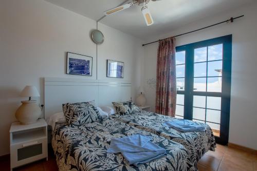 Habitación Doble con balcón - 2 camas del hotel Surf Riders Fuerteventura - Adults Only. Foto 4