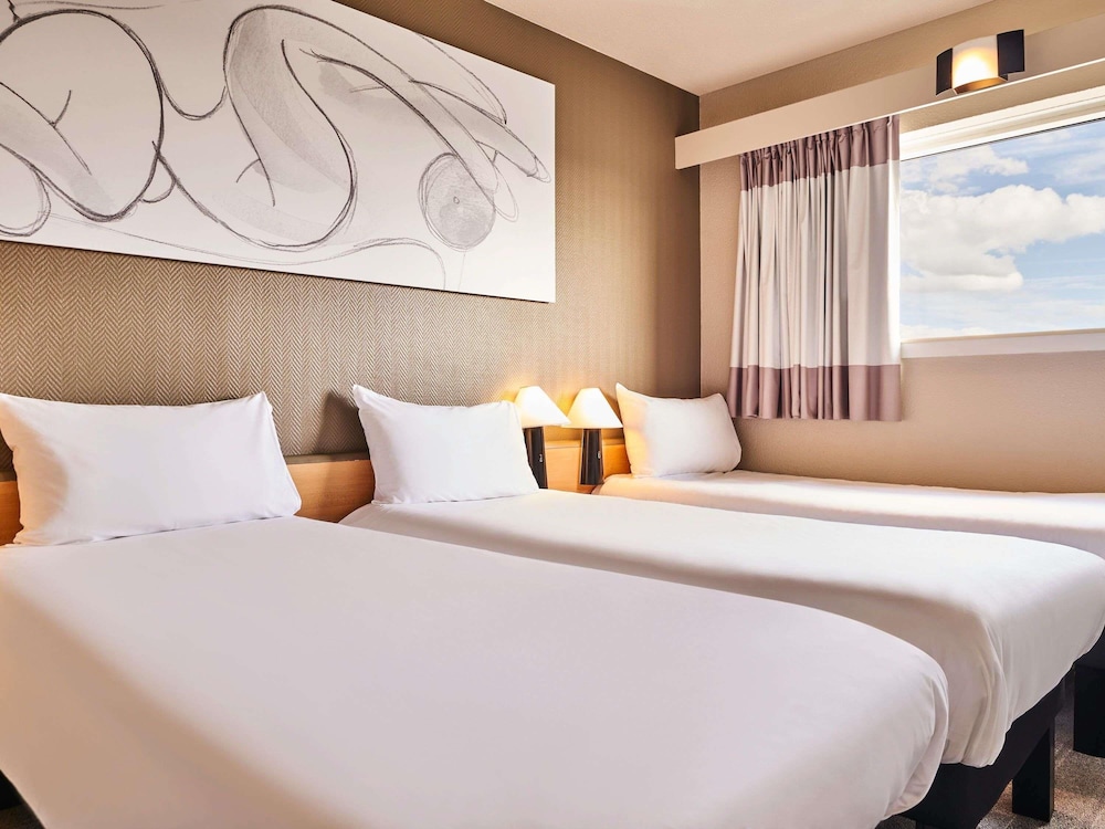 Habitación estándar, 3 camas individuales del hotel Ibis Paris Porte de Montreuil