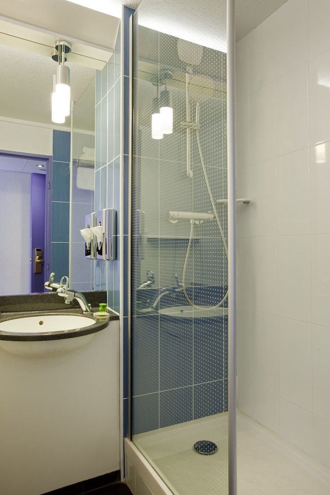 Habitación Estándar con 1 cama doble del hotel Ibis Styles Paris Val De Fontenay. Foto 7