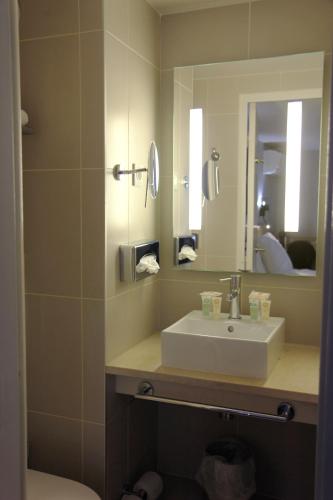 Habitación Queen con cama individual del hotel Best Western Hotel Opera Drouot. Foto 4