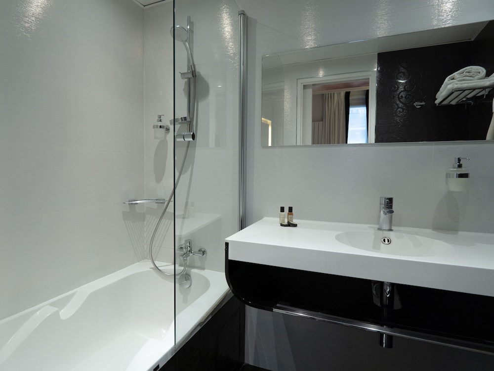Habitación Deluxe doble del hotel Nouvel Eiffel. Foto 4