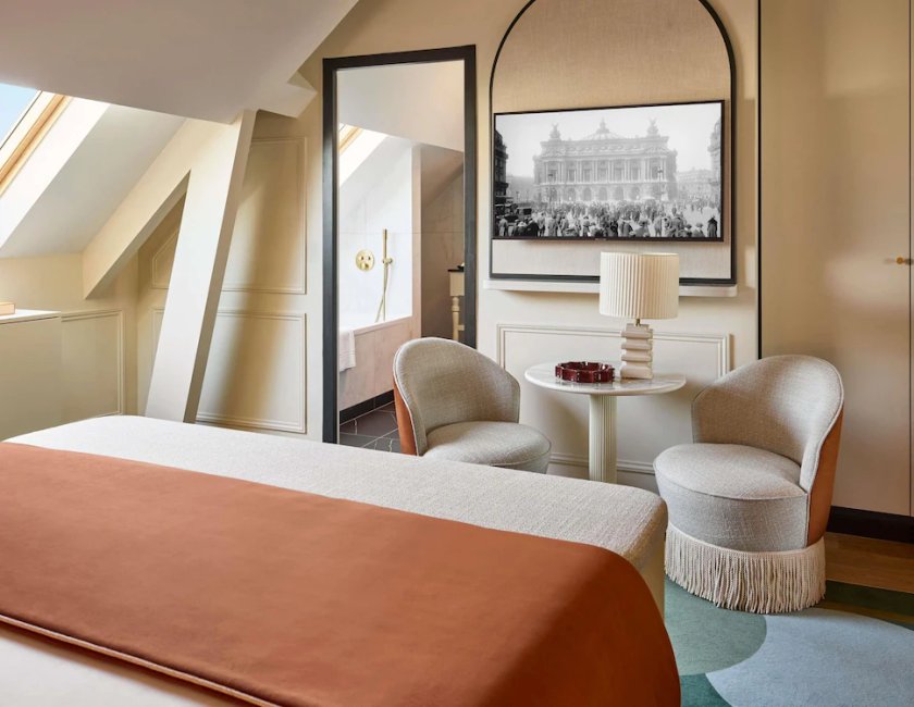 Habitación Deluxe, 1 cama de matrimonio grande, vistas a la ciudad del hotel L'echiquier Opéra Paris Mgallery Collection. Foto 1