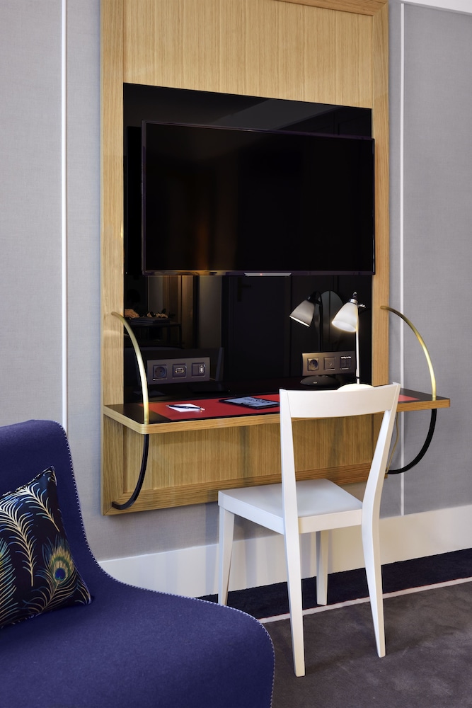 Habitación Deluxe, 1 cama doble o 2 individuales del hotel L'echiquier Opéra Paris Mgallery Collection. Foto 11