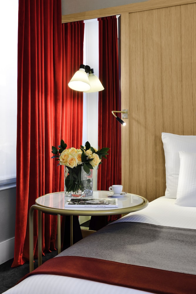 Habitación superior, 1 cama de matrimonio del hotel L'echiquier Opéra Paris Mgallery Collection. Foto 3
