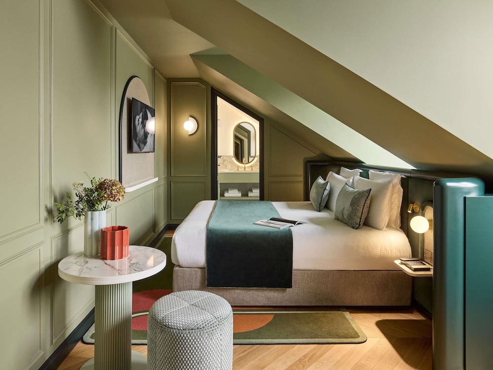 Suite Signature, 1 cama de matrimonio grande del hotel L'echiquier Opéra Paris Mgallery Collection