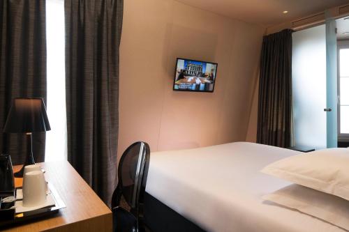 Habitación Superior - 1 cama grande del hotel BEST WESTERN QUARTIER LATIN PANTHEON. Foto 2