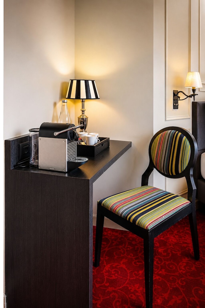 Habitación Individual del hotel Le Montmartre Saint Pierre. Foto 3
