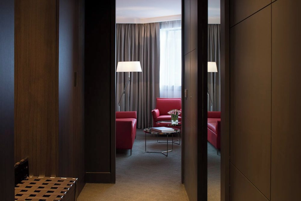 Suite superior, 1 cama de matrimonio grande del hotel Pullman Paris La Défense. Foto 1