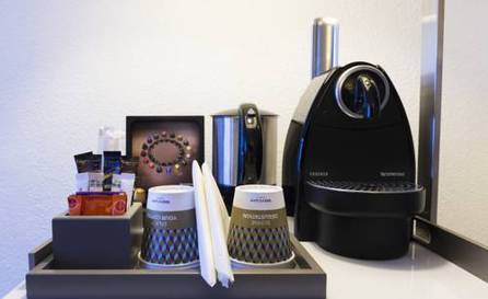 Habitación Privilege con cama doble del hotel Mercure Paris Centre Tour Eiffel. Foto 2