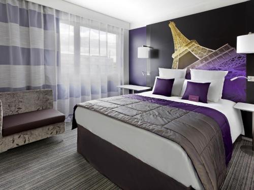 Habitación Privilege con cama doble del hotel Mercure Paris Centre Tour Eiffel. Foto 1