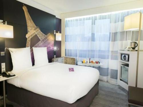 Habitación Doble Clásica del hotel Mercure Paris Centre Tour Eiffel. Foto 8