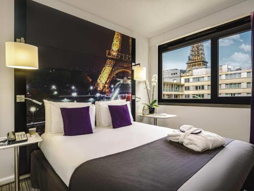 Habitación Doble Privilege con vistas a la Torre Eiffel - Planta alta del hotel Mercure Paris Centre Tour Eiffel. Foto 3
