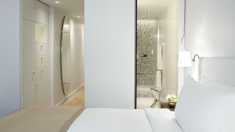 Habitación superior, 1 cama de matrimonio del hotel Sofitel Paris Arc de Triomphe