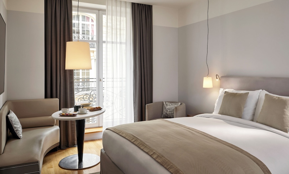 Habitación de lujo, 1 cama de matrimonio grande del hotel Sofitel Paris Arc de Triomphe