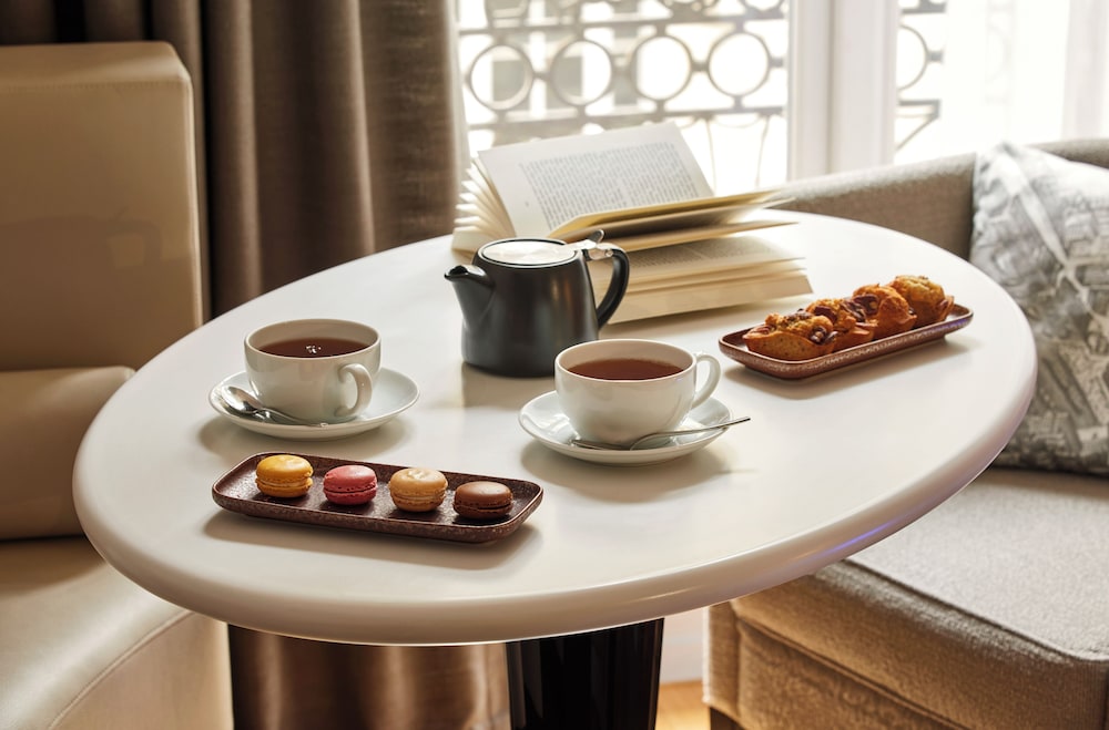 Habitación de lujo, 1 cama de matrimonio grande del hotel Sofitel Paris Arc de Triomphe. Foto 3