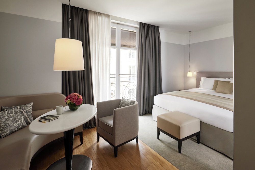 Suite junior, 1 cama de matrimonio grande del hotel Sofitel Paris Arc de Triomphe