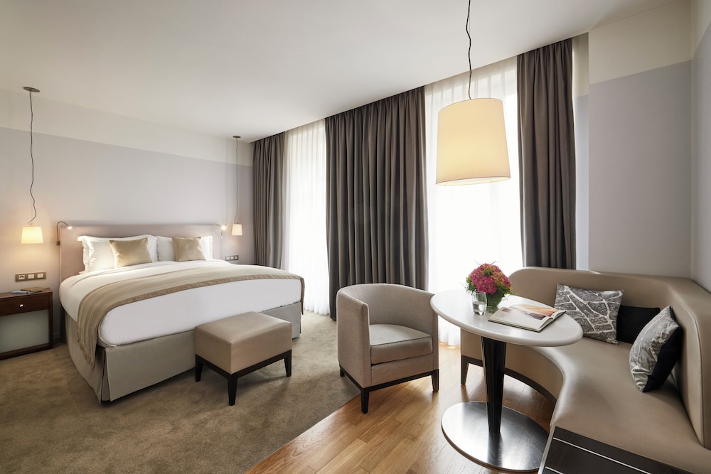 Suite junior, 1 cama de matrimonio grande (Premium) del hotel Sofitel Paris Arc de Triomphe