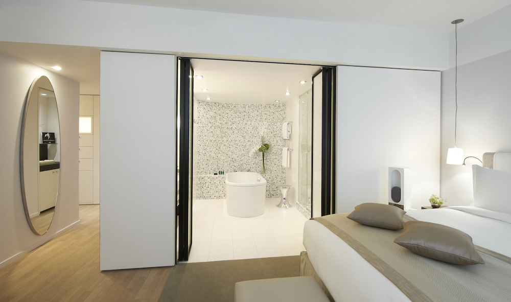 Suite junior, 1 cama de matrimonio grande (Premium) del hotel Sofitel Paris Arc de Triomphe. Foto 1
