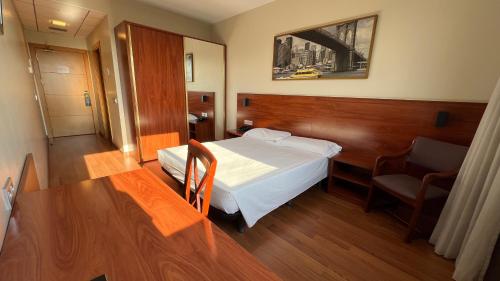 Habitación Doble Estándar - 2 camas del hotel BandB Tarragona Reus. Foto 4