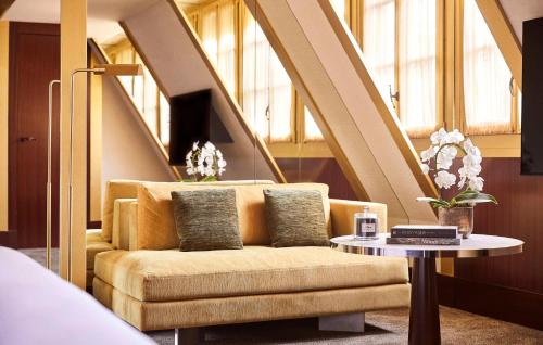 Habitación con cama extragrande. del hotel Park Hyatt Paris - Vendome. Foto 7
