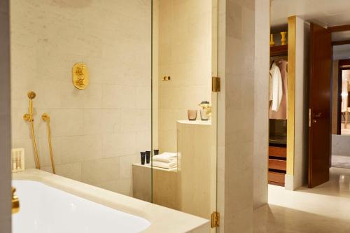 Suite Ambassador del hotel Park Hyatt Paris - Vendome. Foto 1
