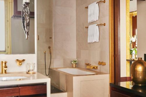 Suite Parque con cama extragrande del hotel Park Hyatt Paris - Vendome