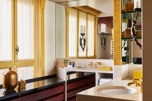 Suite Parque con cama extragrande del hotel Park Hyatt Paris - Vendome. Foto 1
