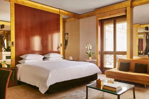 Suite Parque con cama extragrande del hotel Park Hyatt Paris - Vendome. Foto 2