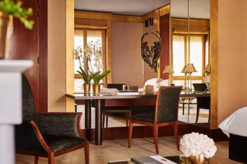 Suite Parque con cama extragrande del hotel Park Hyatt Paris - Vendome. Foto 3