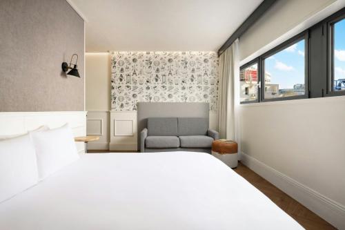 Flex King Room with Sofa Bed del hotel Moxy Paris La Villette