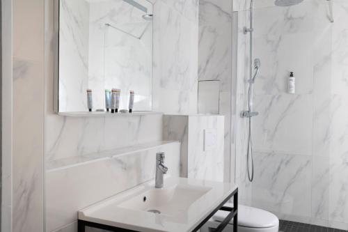 Habitación Twin Superior del hotel WYLD Saint Germain. Foto 4