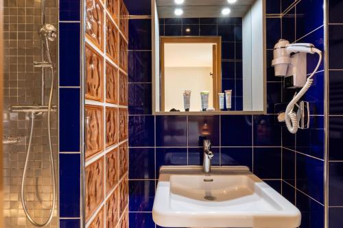 Habitación Doble Superior del hotel WYLD Saint Germain. Foto 7