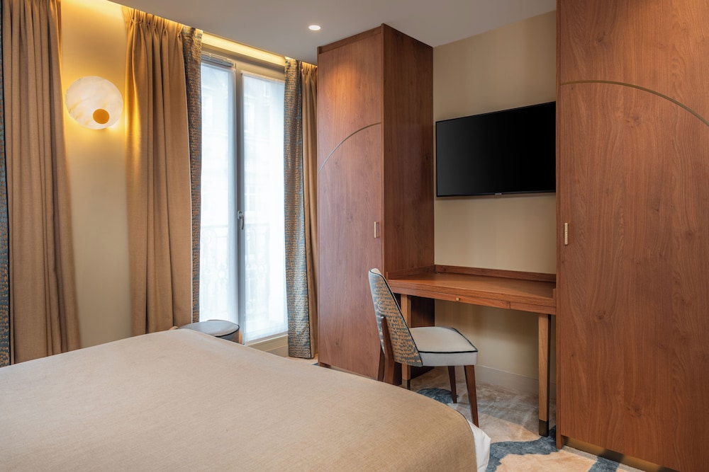 Chambre Executive Vue Tour Eiffel del hotel La Bourdonnais. Foto 3