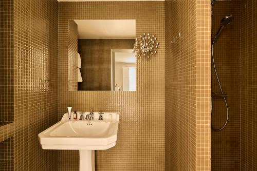 Twin Luco del hotel Nude Paris. Foto 6
