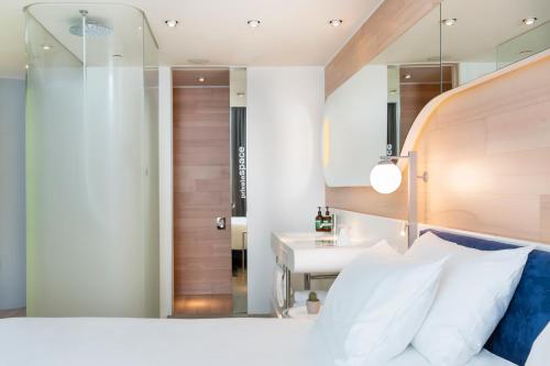 Habitación Premium del hotel Voco Milan - Fiere, An Ihg. Foto 3
