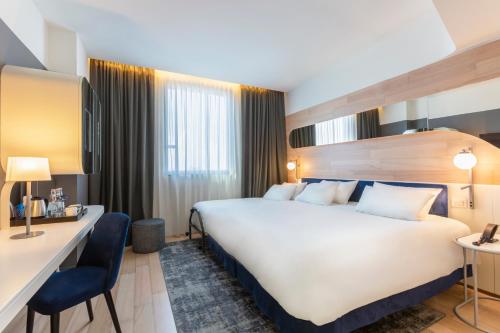 1 King and 1 Single Standard del hotel Voco Milan - Fiere, An Ihg. Foto 3