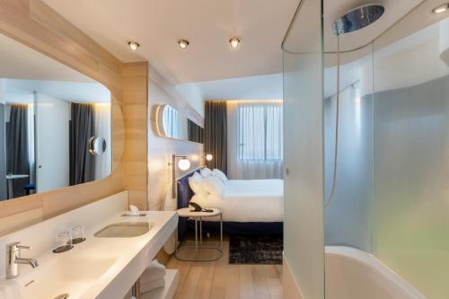 Suite de 1 dormitorio del hotel Voco Milan - Fiere, An Ihg. Foto 3