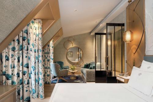 Suite con vistas a la ciudad del hotel La Demeure Montaigne. Foto 6