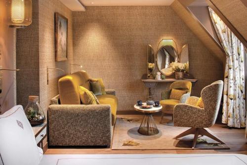 Suite Junior Deluxe del hotel La Demeure Montaigne. Foto 8