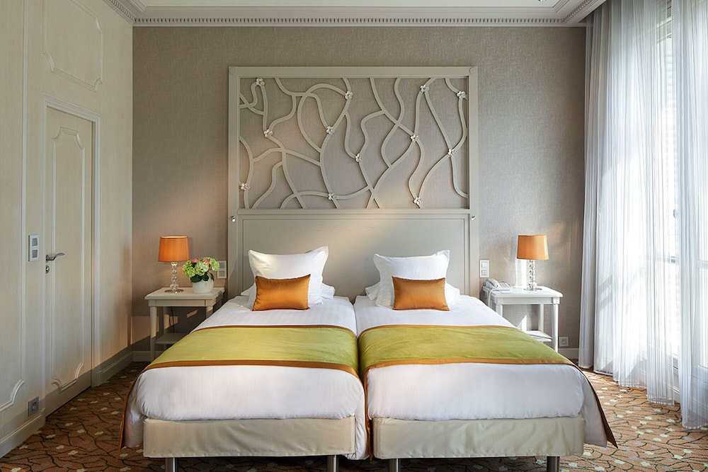 Habitación superior, balcón del hotel Splendid Etoile. Foto 2