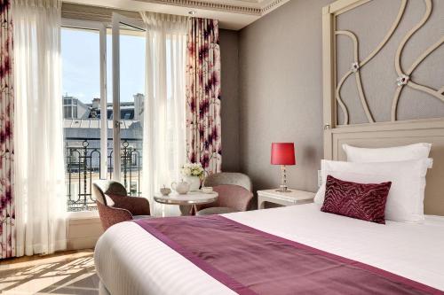 Habitación Privilege del hotel Rochester Champs Elysées. Foto 4
