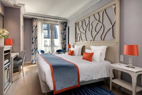 Habitación Privilege del hotel Rochester Champs Elysées. Foto 5